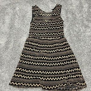 5$25 Forever 21 Black Gold Dress size medium